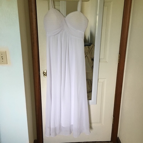 White Prom/Formal Dress. Fits like size 12/13. - Picture 1 of 2